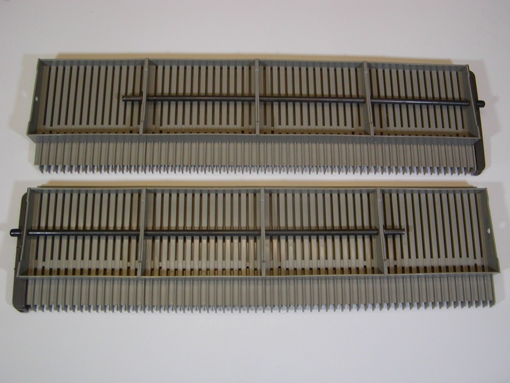 BOND INCREDIBLE SWEATER MACHINE NEEDLE BEDS