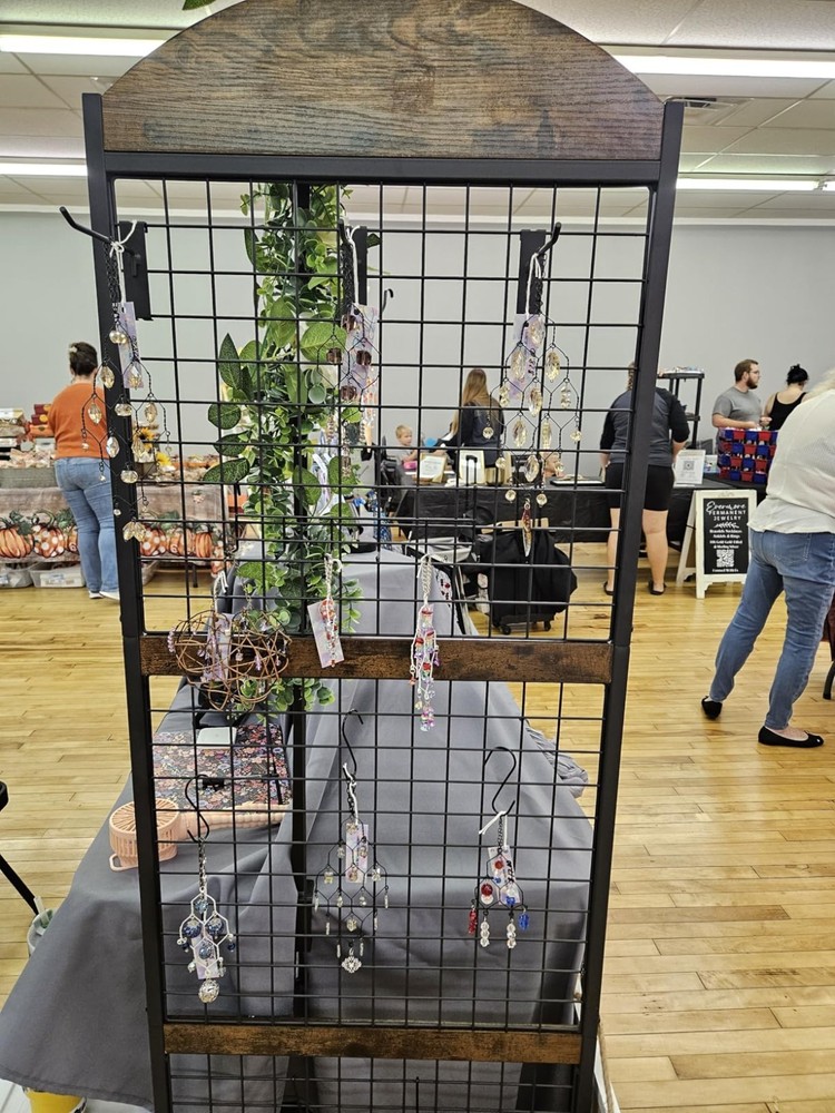 Display Grid Rack 5.2 ft Panel & Rustic Wood Stand Craft Art Gridwall Wire Tower