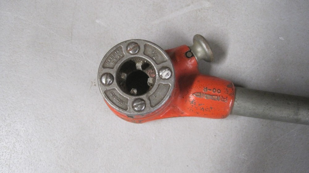 RIDGID 00-R PIPE THREADING RATCHET WITH 1/2" DIE