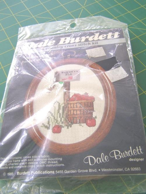 3 Patterns, Mailbox & apples; Rabbit wall hanging; Cat with pumpkins #1630