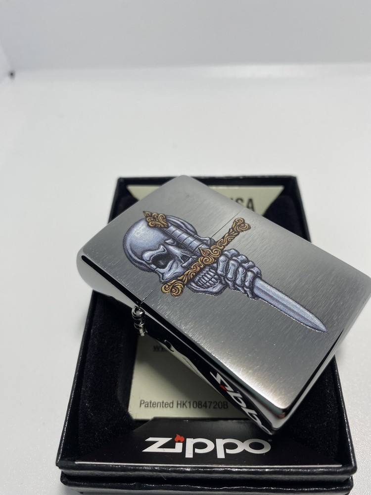 Zippo Skull & Sword design Lighter