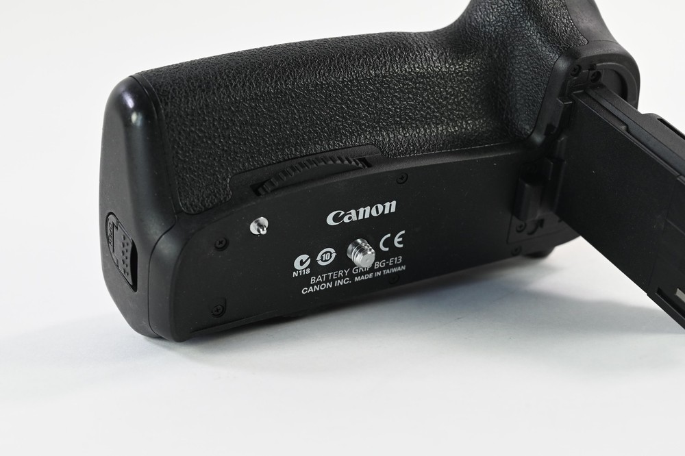 Canon BG-E13 Battery Grip #G299