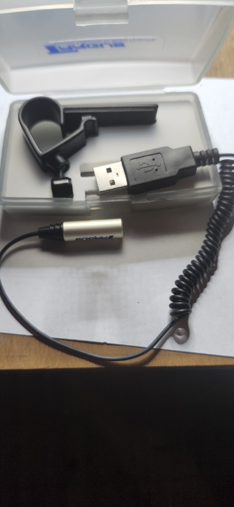 TARGUS NOTEBOOK USB LIGHT PINS ONTO LAPTOP FOR MOBILE COMPUTING! Vintage