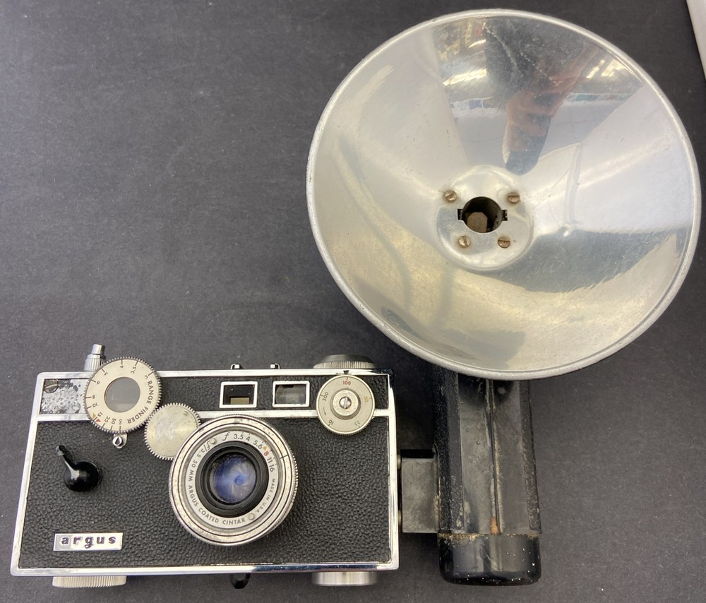 Vintage Argus C3 And Flash Untested
