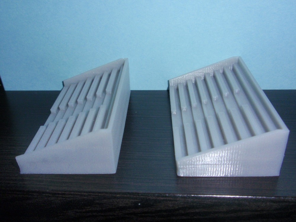 N Scale Bleachers 2 Pack - Style #2 (Deeper) - Gray
