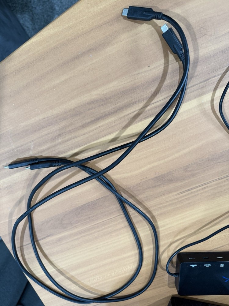 SABRENT KVM Switch USB-C, Dual Displays, Switch Button