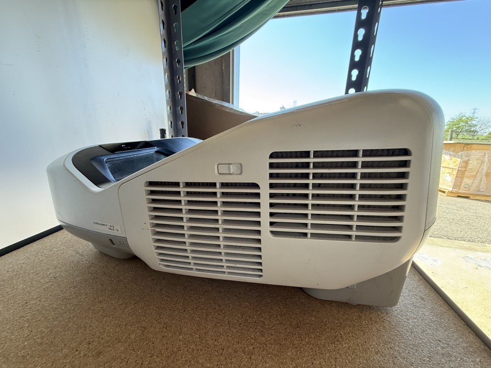 Epson LCD Projector Powerlite 575W Model H603A