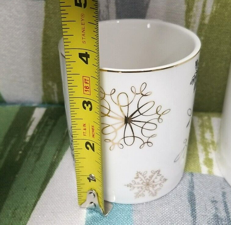 Servappetit Holidays Snowflake Christmas Tree Pitcher and Mugs Serving Set