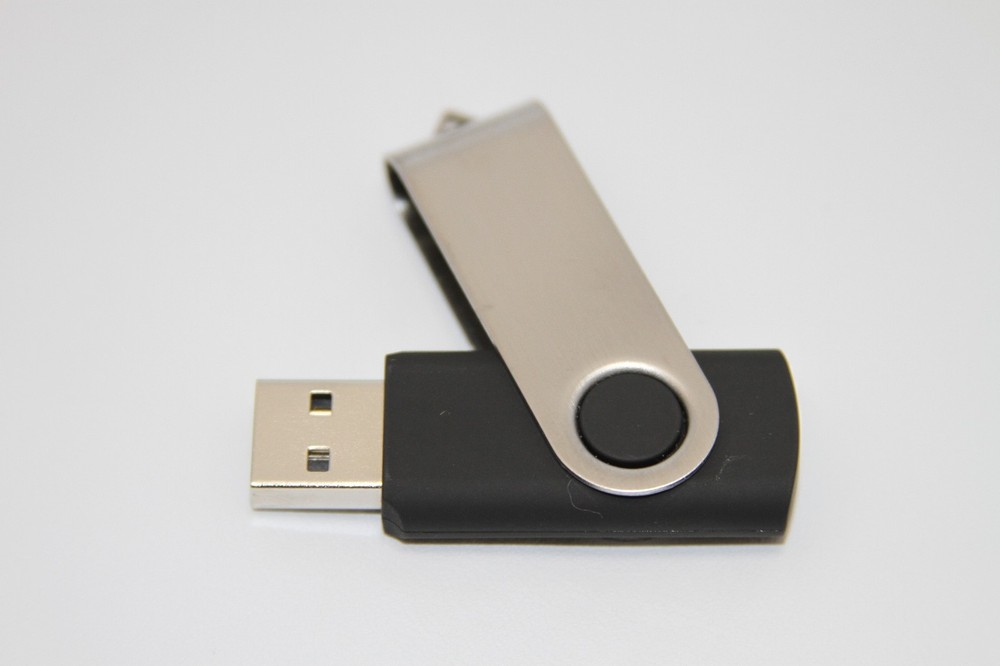 USB Flash Drive 32GB - Unbranded - USB 2.0 - FAT32 Format for Multimedia