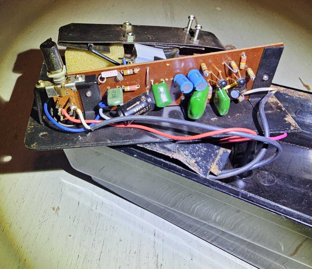 Uni Vox Uni Wah Ship World Wide