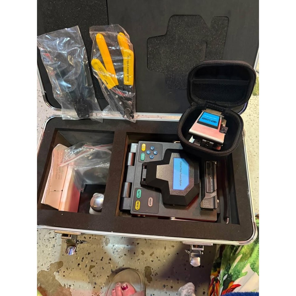 Fiber optic cable welder splicer