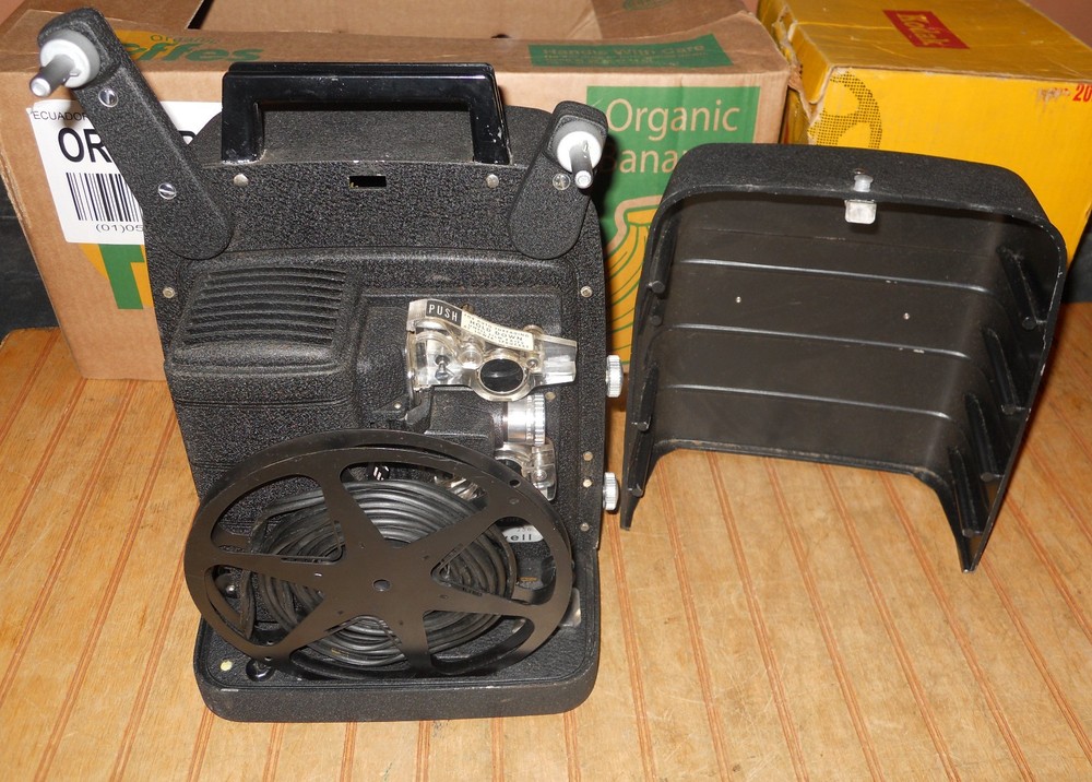 Vintage Bell & Howell Auto Load Projector Model 256 as-is