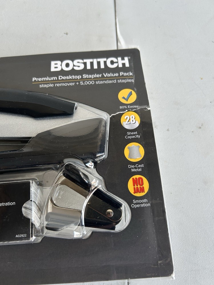 Bostitch Premium Desktop Stapler Value Pack Staple Remover + 5000 Staples- NEW