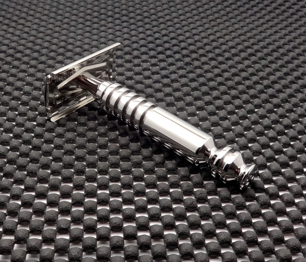 Vintage 1971 Gillette Tech DE Safety Razor Head W/ Solid Stainless Handle MINT!