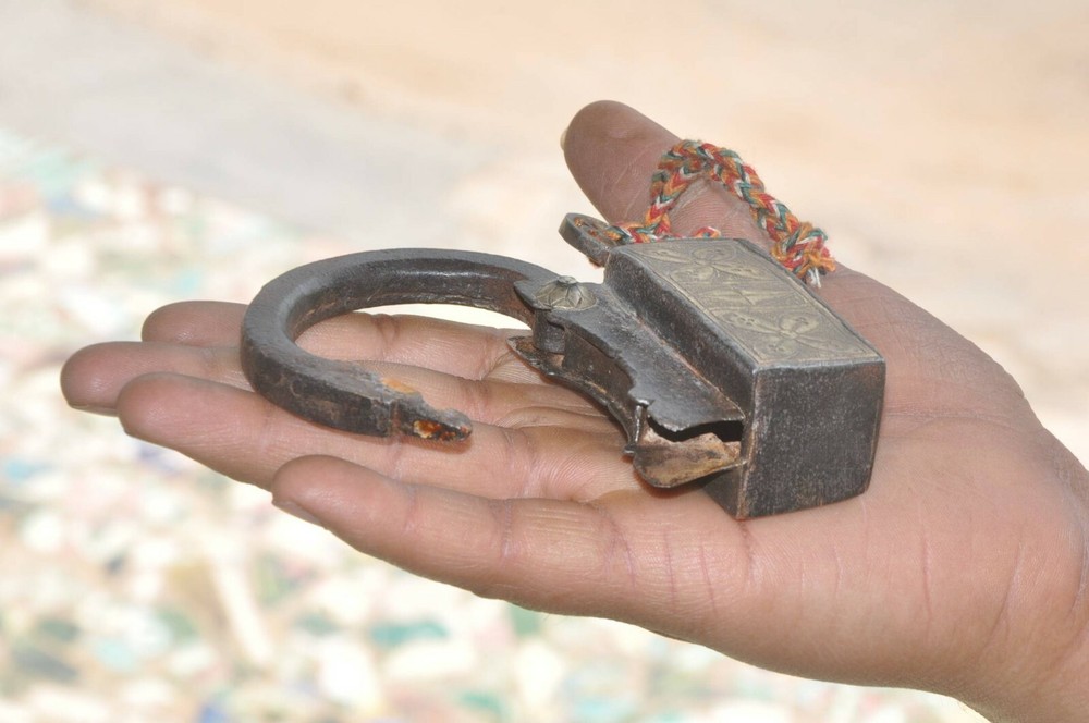 Vintage Iron Rectangular Brass Fitted Engraved Hnadcrafted Screw Padlock