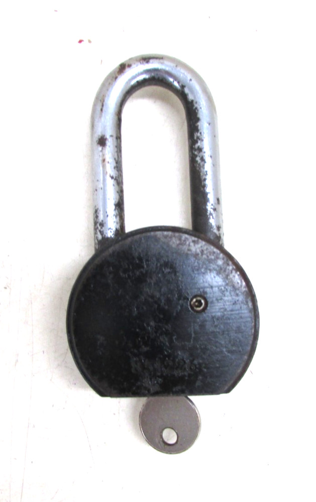 KRYPTONITE 2" SHACKLE KEYED HEAVY DUTY SOLID STEEL PADLOCK, 851226