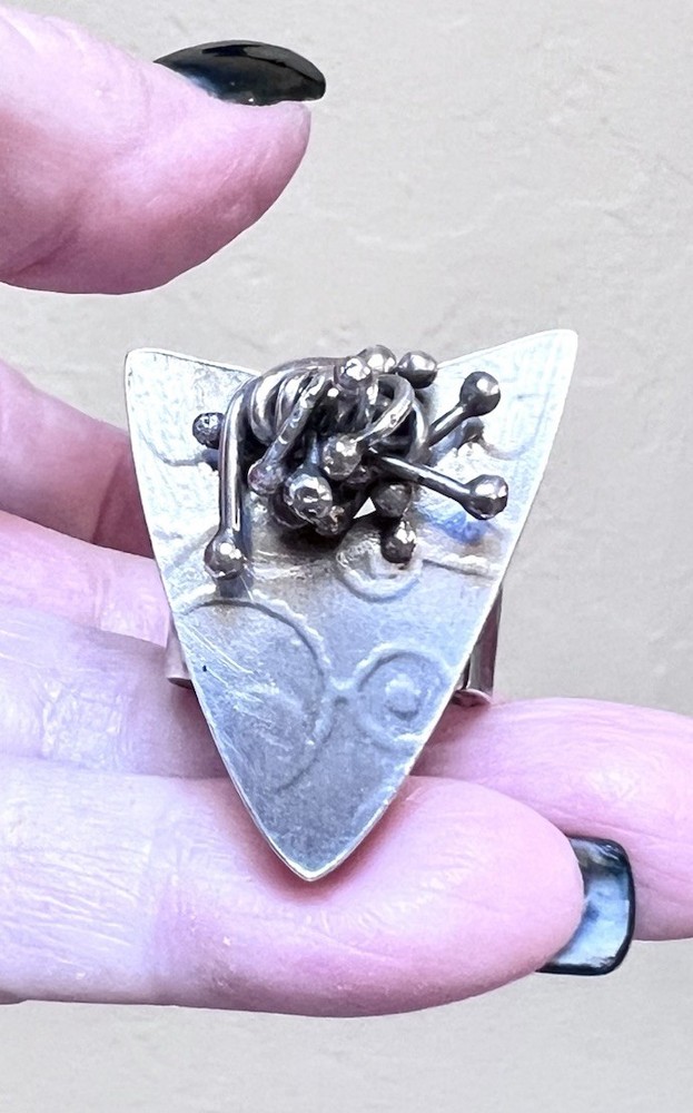 LOVELY Sterling Silver Artisan Large Textured, Articulated Triangular Ring