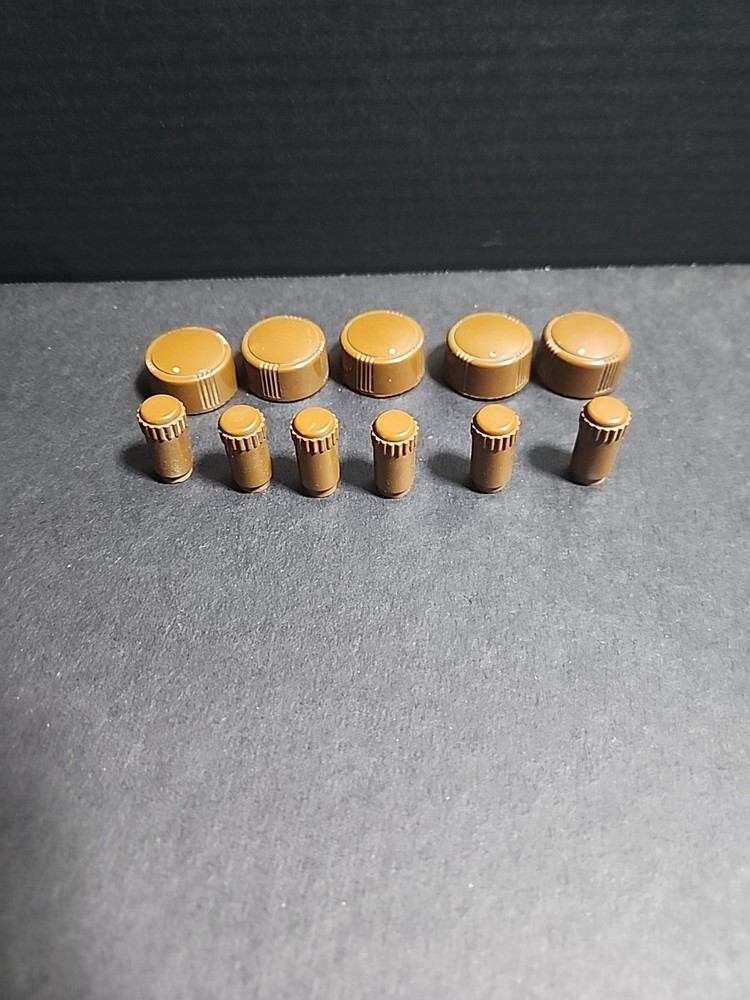 1948 Magnavox CR 198C Knob Set "Nice"