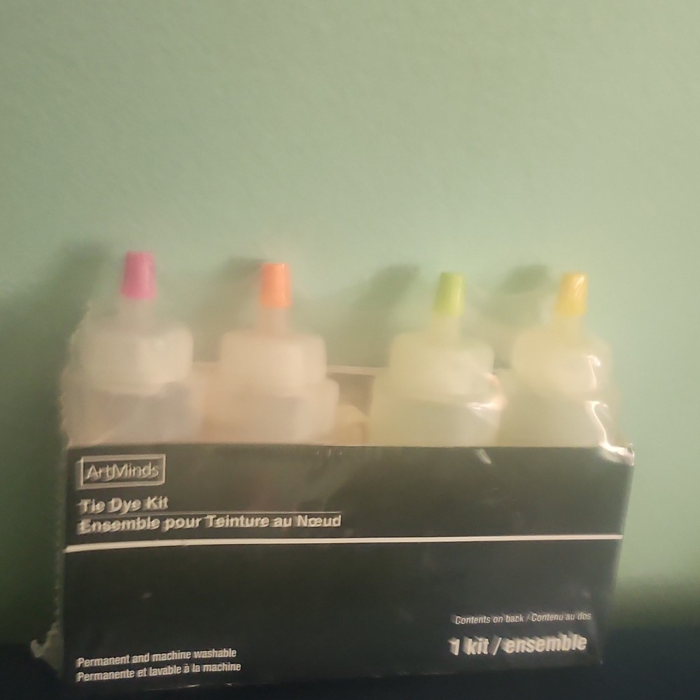 ArtMinds Tie-Dye Kit Squeeze Bottle Permanent Machine Washable
