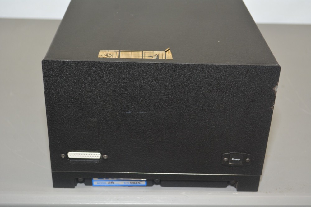 ^ CVI DIGIKROM 240 Meter Computer-Controlled Monochromator #X512