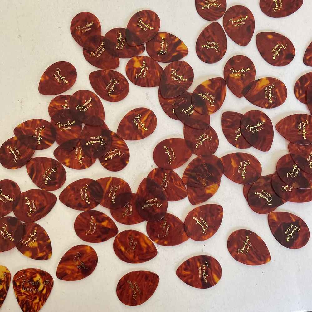 Fender 451 Classic Celluloid Guitar Picks, SHELL - MEDIUM, 55 Pieces Mostly Med