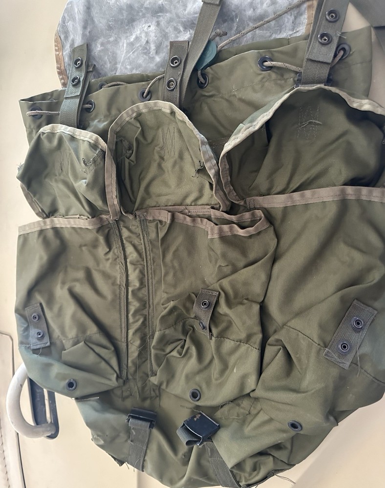 VTG 1977 Combat Field Pack Olive Drab Nylon Backpack Medium No Frame/ Straps