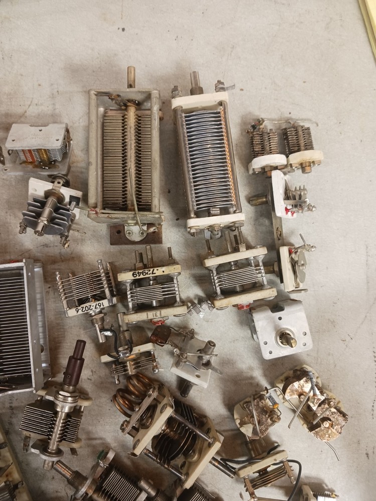 LOT OF 37 VINTAFE VARIABLE CAPACITORS #706-5