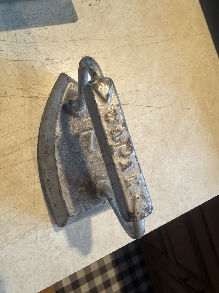 VTG Wapak #7 Cast Iron Press With Handle