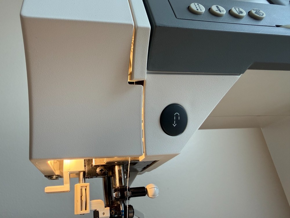 PFAFF Tiptronic 2030 sewing machine