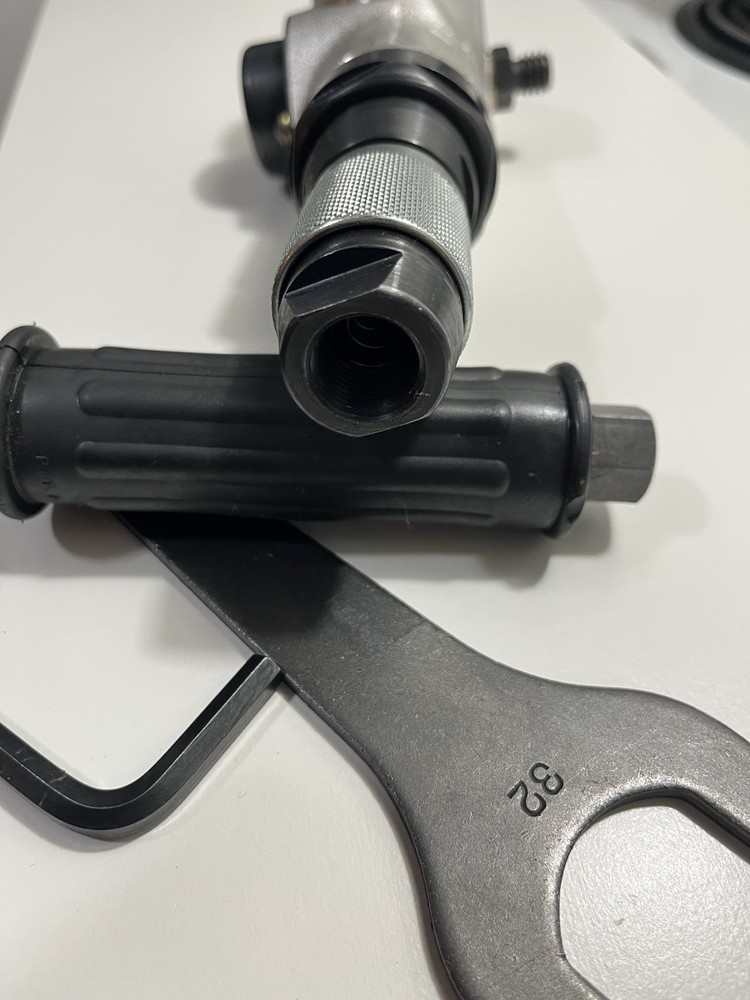 FUJI FA-4C pneumatic 4” angle grinder