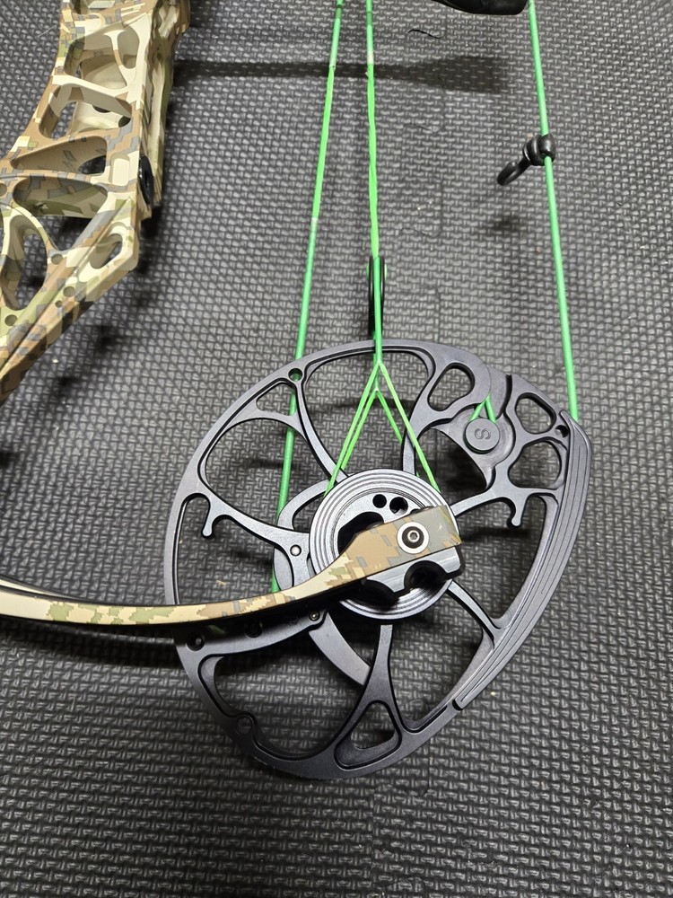 Mathews Phase 4 33 w Custom Strings