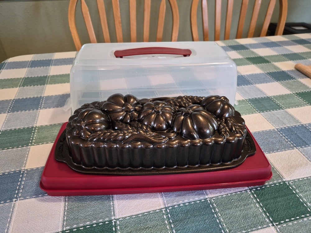 Nordic Ware Pumpkin Wheat Loaf Pan 6-cup With Case