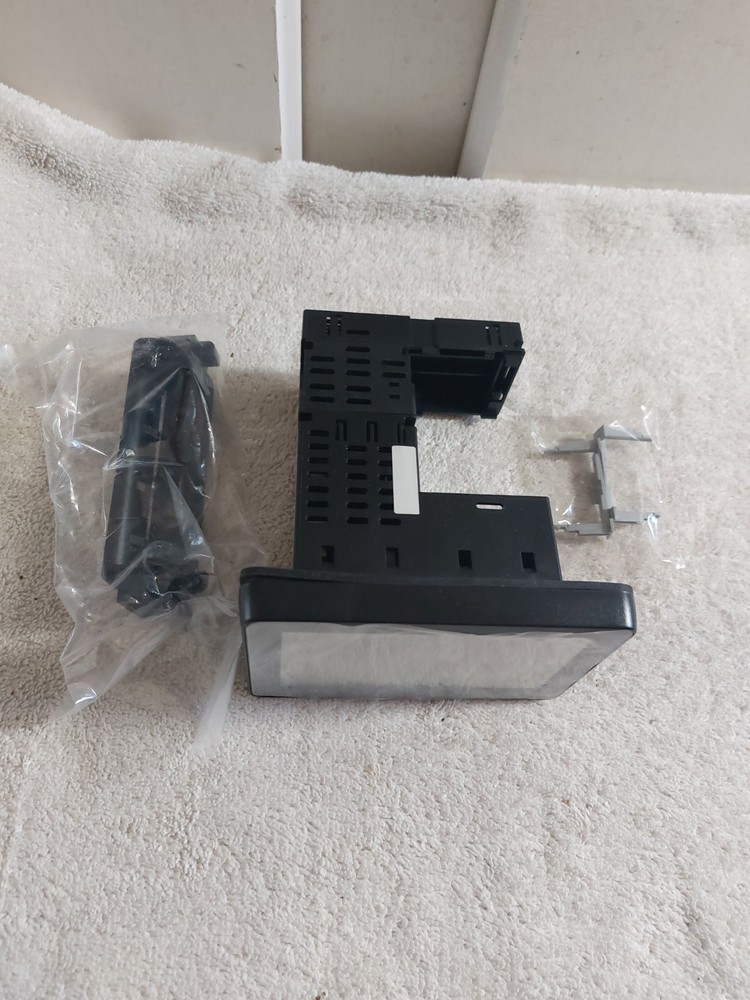 RED LION PM500A0400800F00 PANEL METER