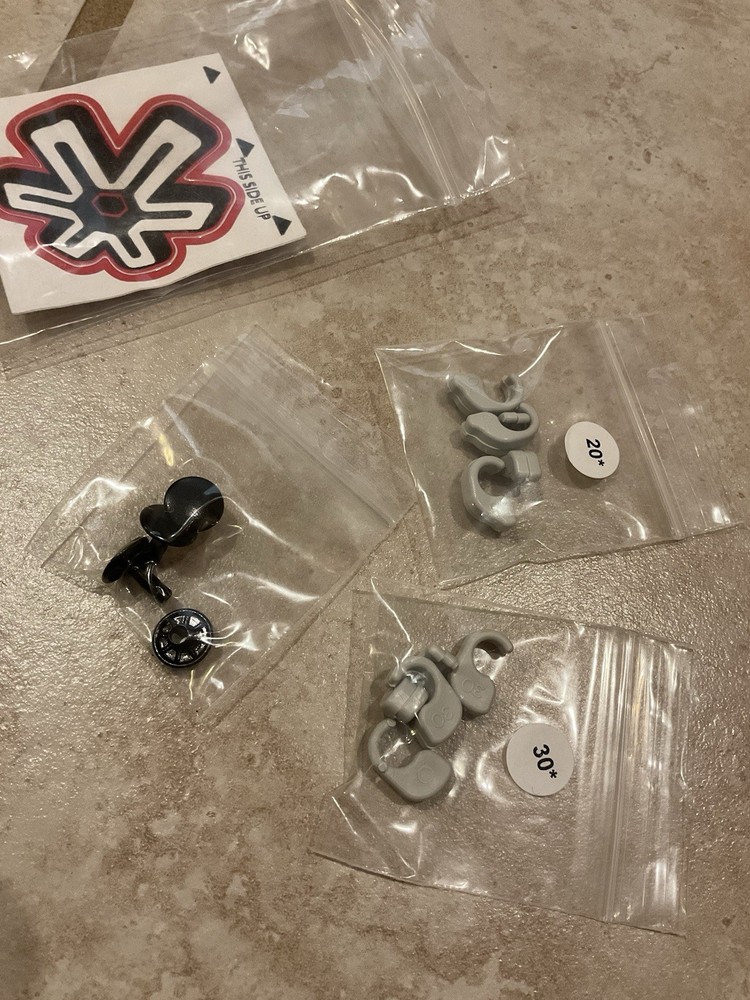 Asterisk Carbon Cell 1.2 Knee Braces Pair Size MEDIUM Open Box