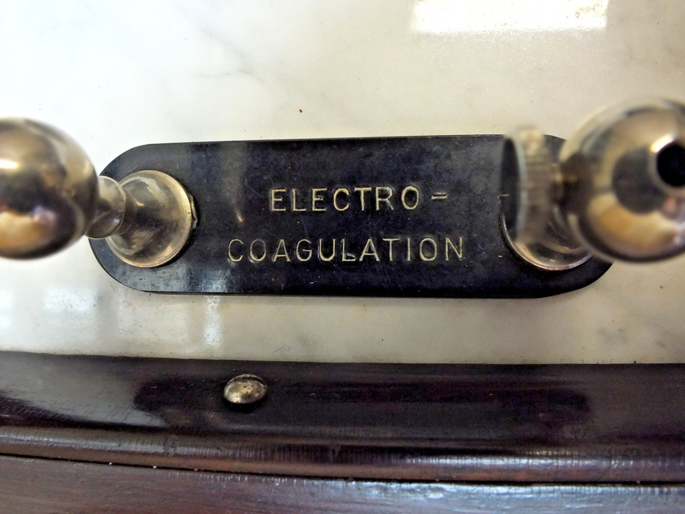 Antique Dynelectron Physicians Device with Atomic Force Control Panel c1913