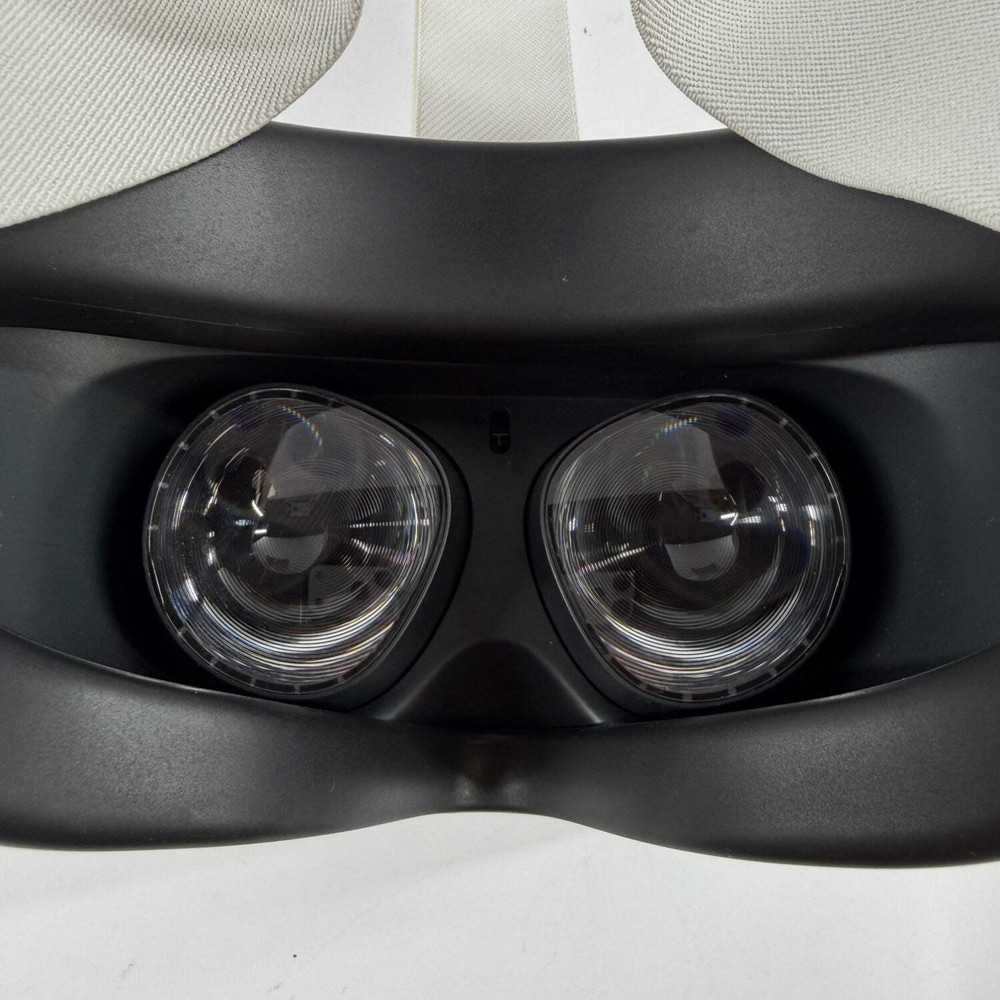 READ Oculus Quest 2 128GB VR Controller KW49CM LCD Burns/ Bright Spots