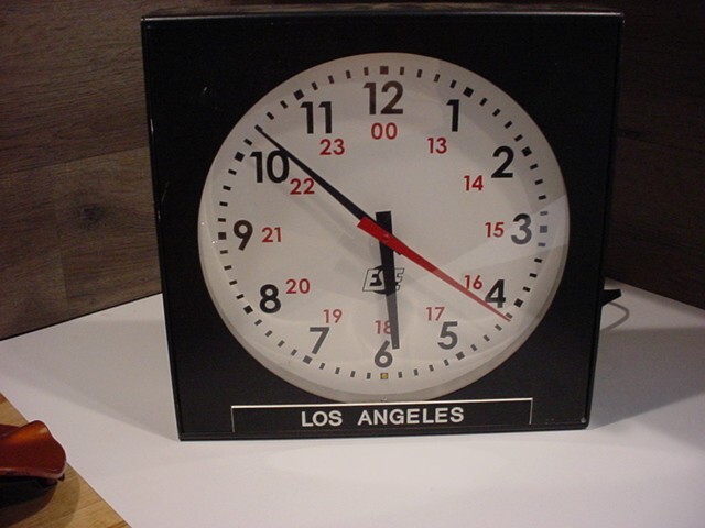 nice,working ESE LX-5112 Self-Setting Analog Clock Slave w/cord