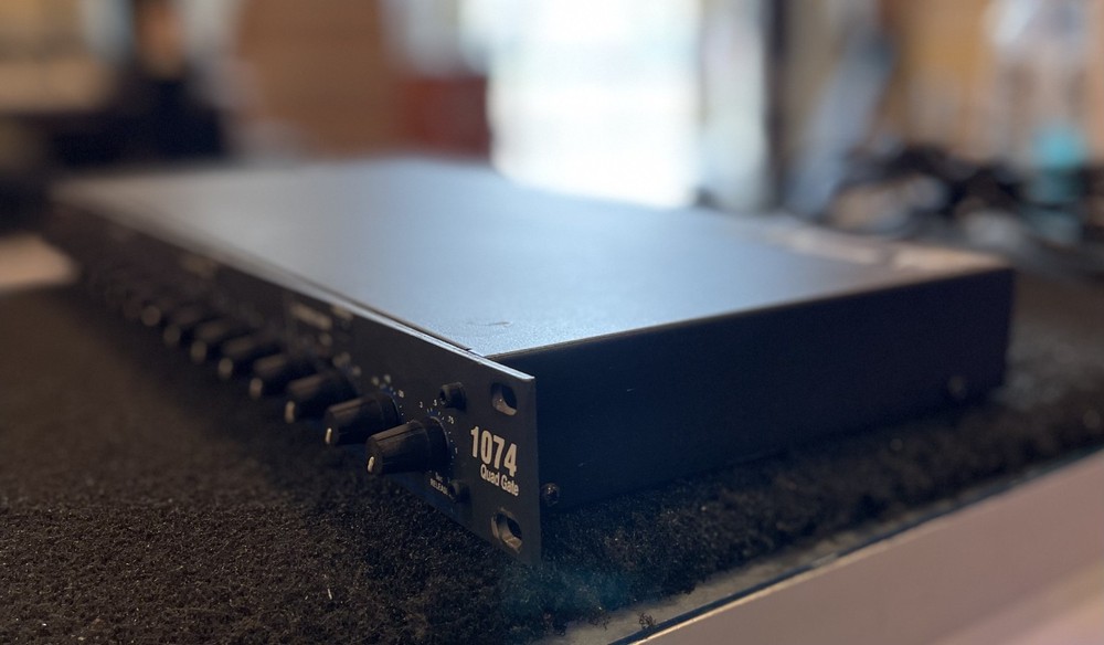 DBX 1074 Quad Noise Gate Dynamic Processor Rack Effect Unit w/ IEC Power Cable