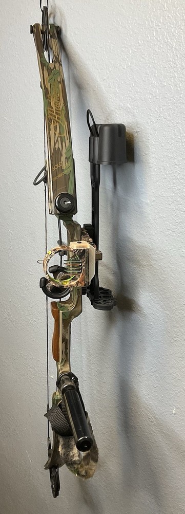 Mathews SoloCam Compound Bow LH Package Feather-Max Grip Hunting Bow