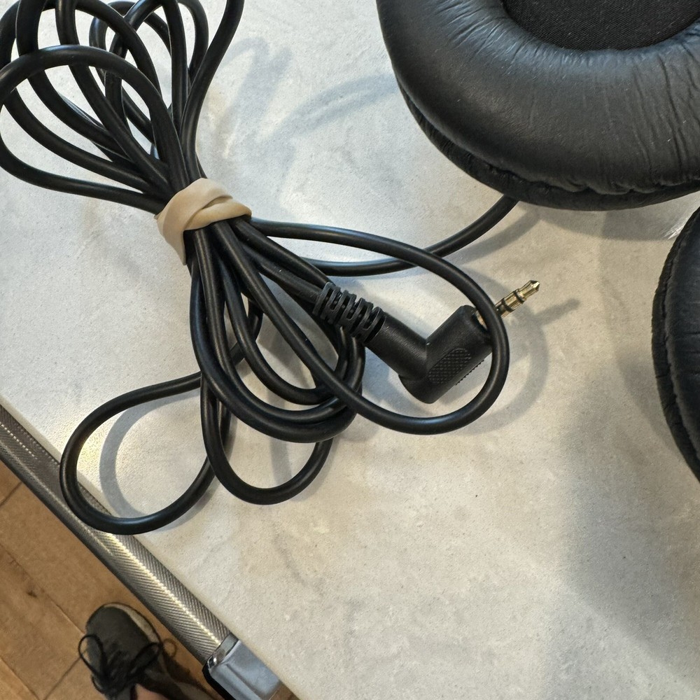 Behringer HPX2000 Folding Stereo Headphones - Silver
