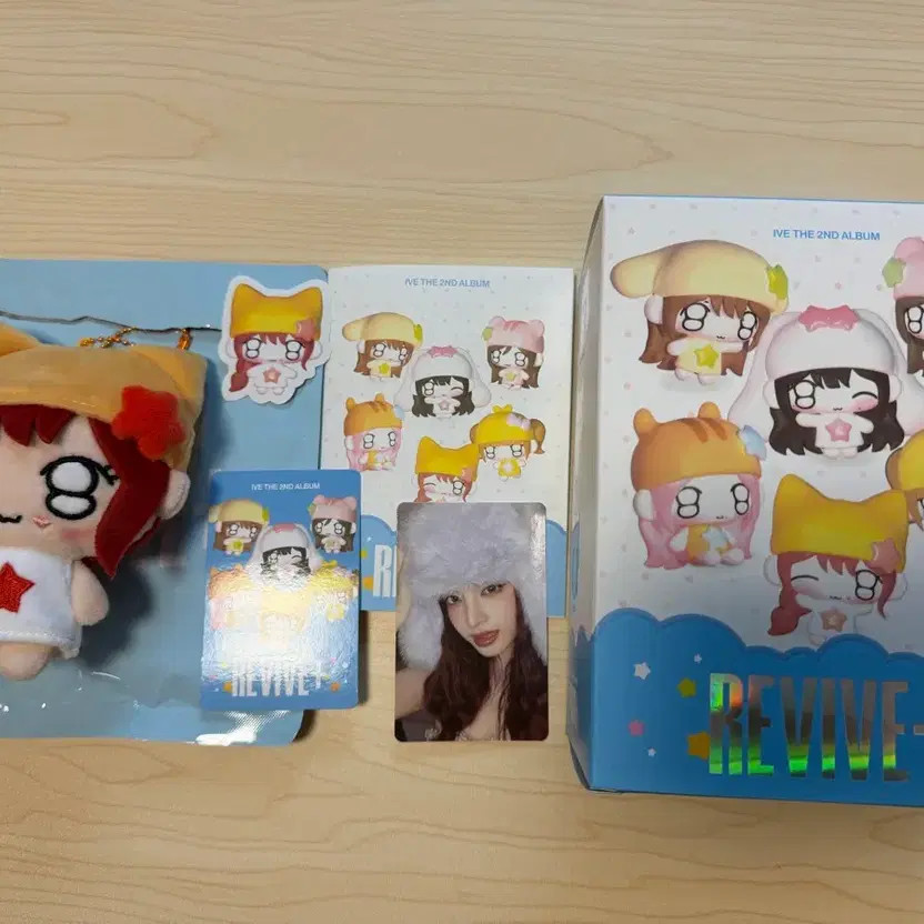 IVE ReVive Liz Doll Keyring Set