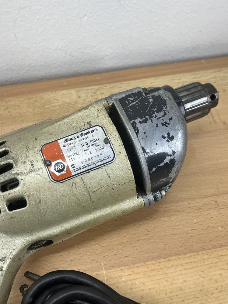 BLACK & DECKER HEAVY DUTY DRILL 1070-60