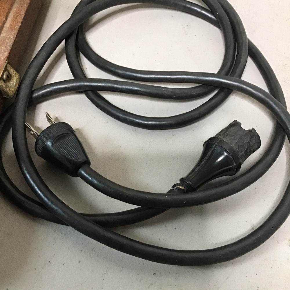 VNTG Working Keystone Regal K109 8mm Projector with Case