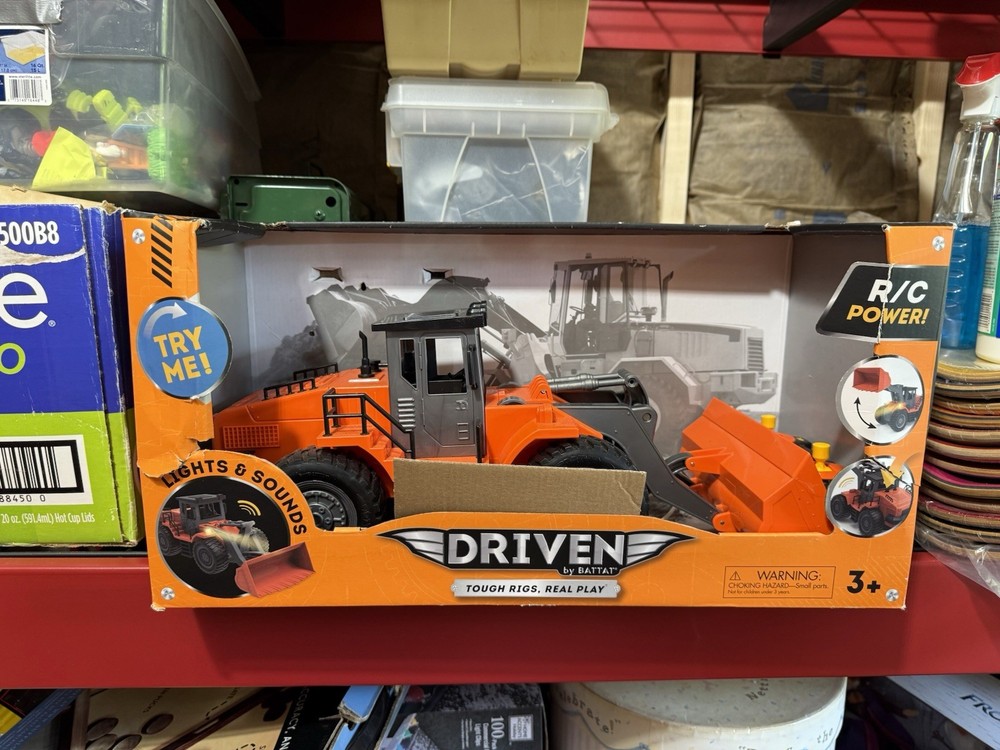 DRIVEN R/C FRONT END LOADER BY BA TTAT