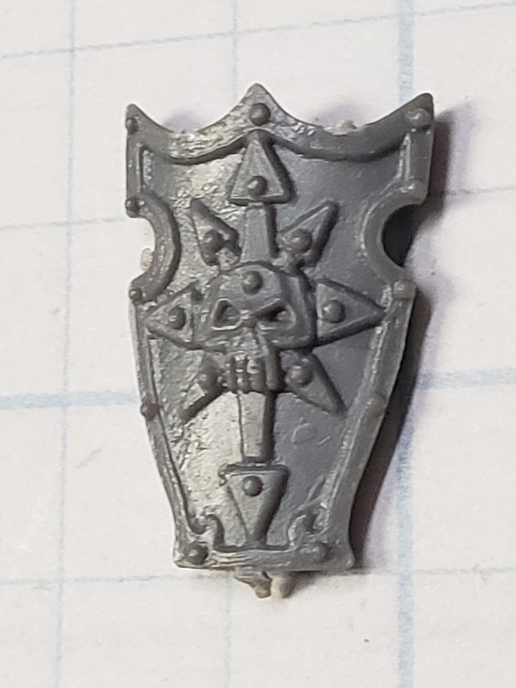 Warhammer Slaves to Darkness Bits OOP Chaos Warrior Skull Shield #S03