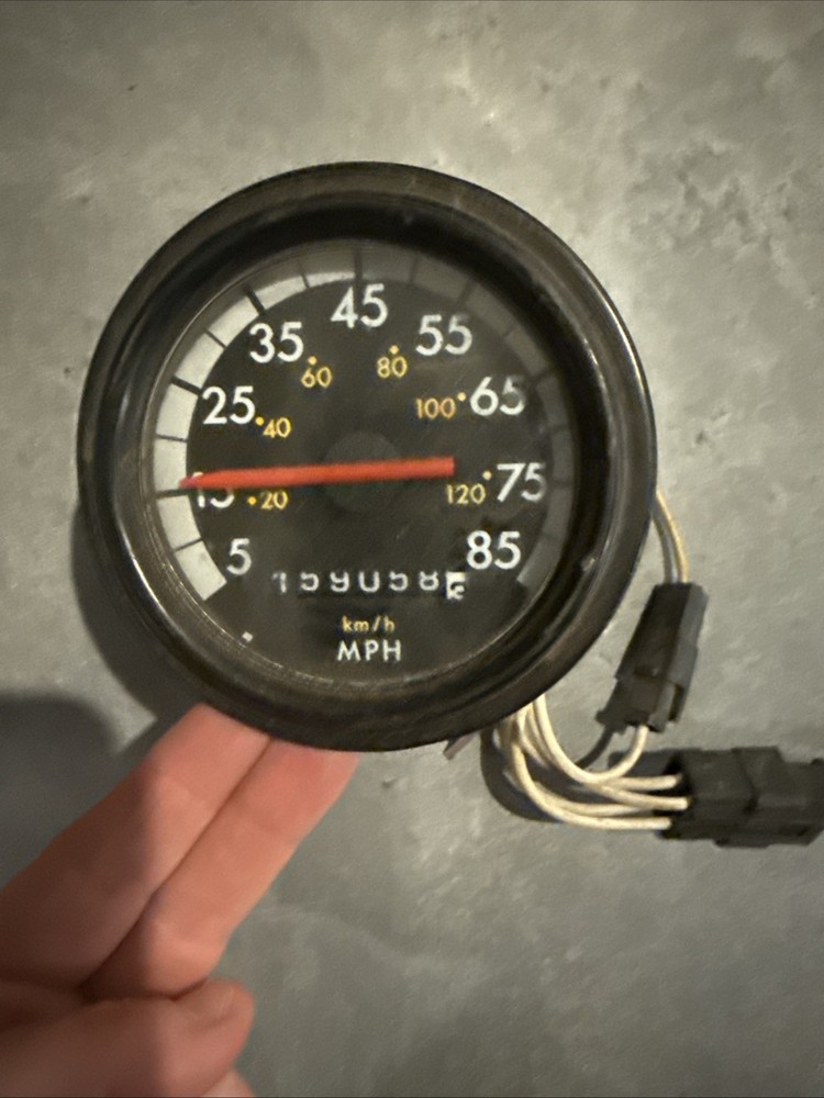Freightliner FLD120 Speedometer