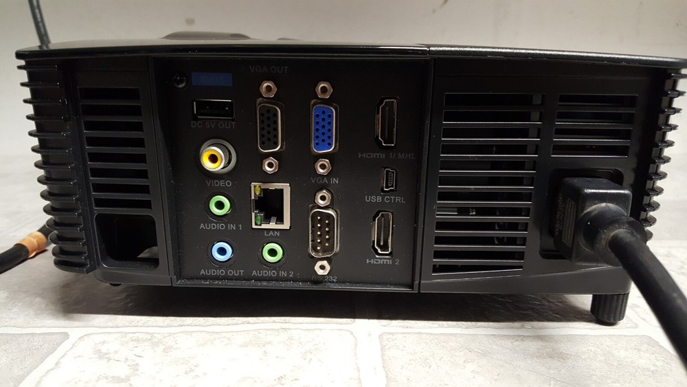 Acer D1P1404 Projector w/Bag Hdmi & Cables