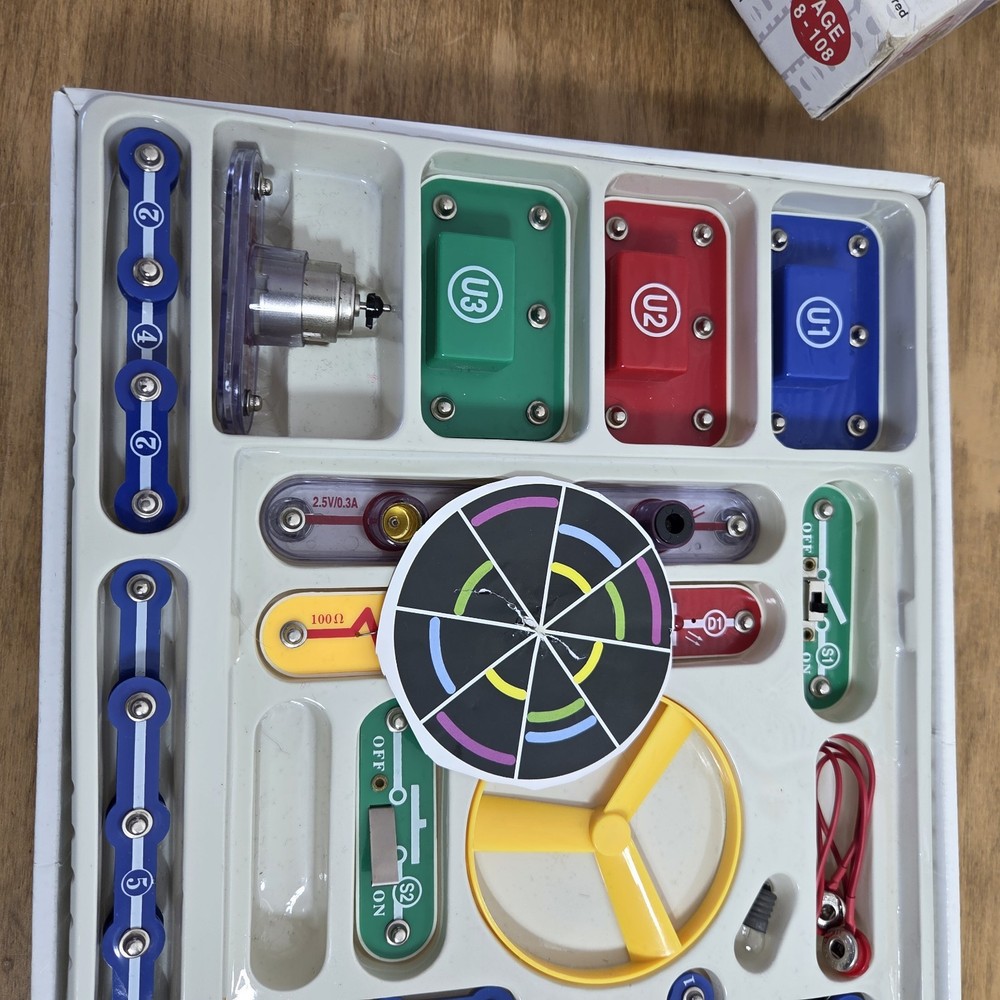 ELENCO Snap Circuits Jr. 100 Experiments Electronics Discovery Kit