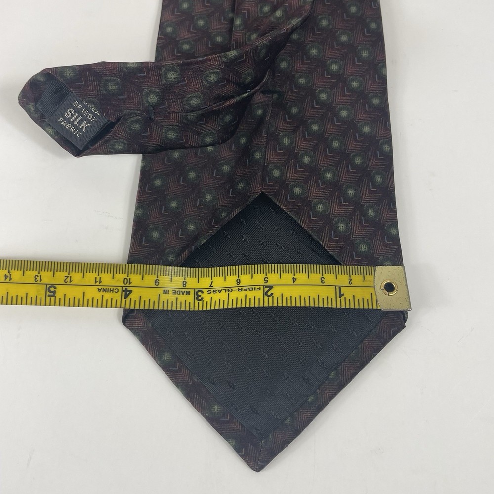 Bill Blass Silk Tie.
