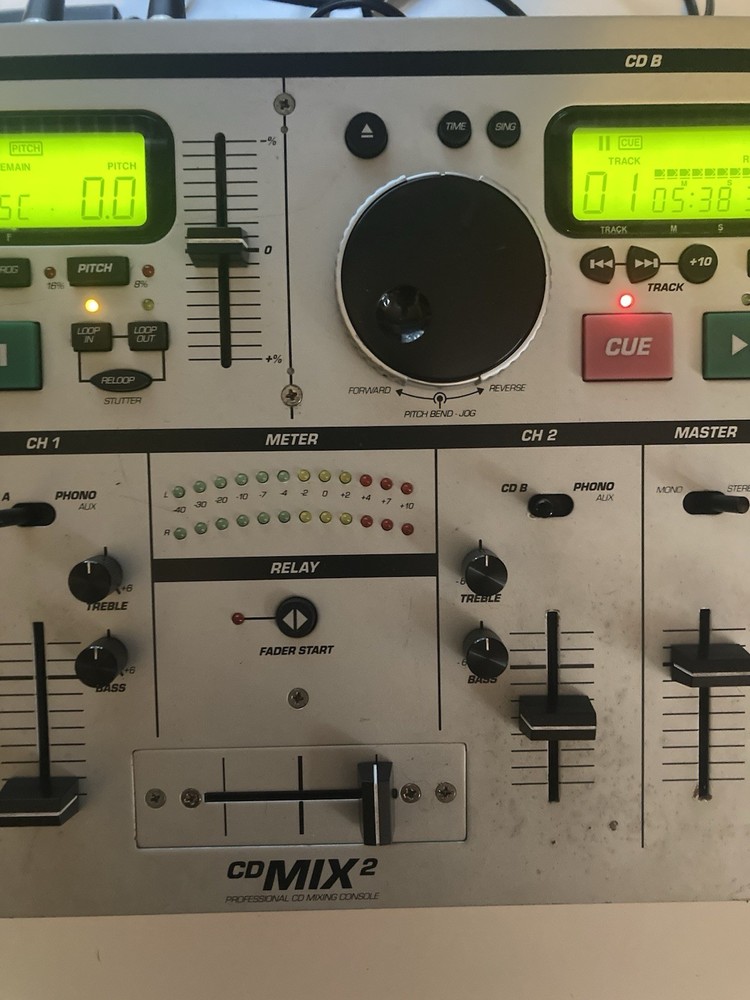 NUMARK CDMIX2 PROFESSIONAL CD MIXING CONSOLE